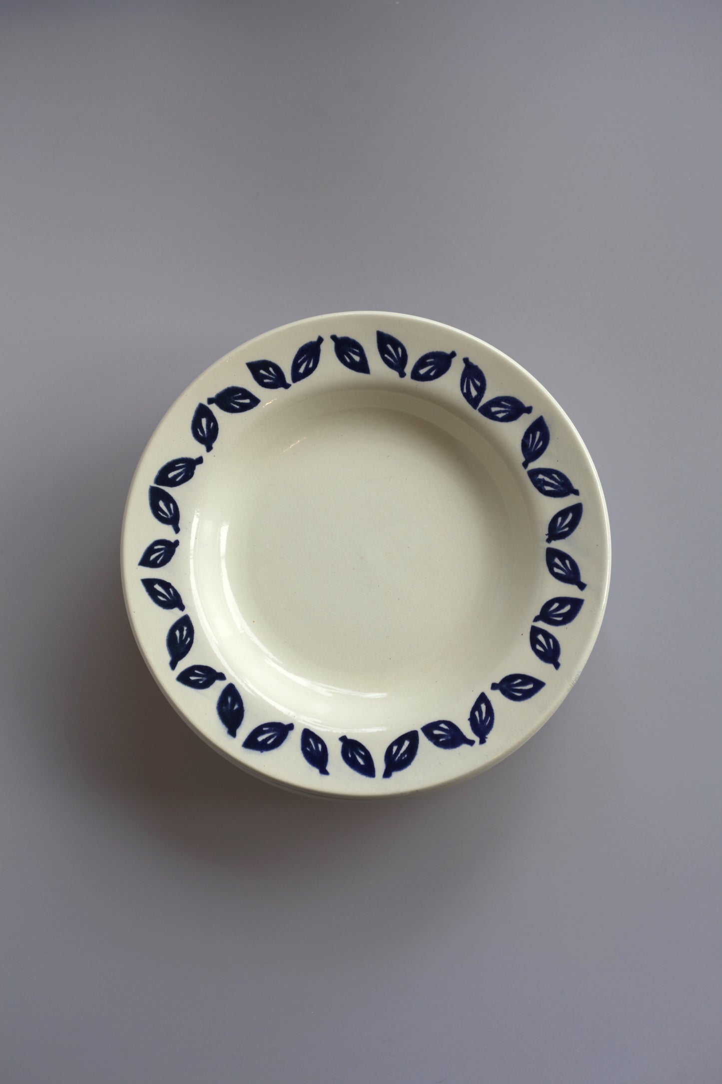 Borden met blauw detail