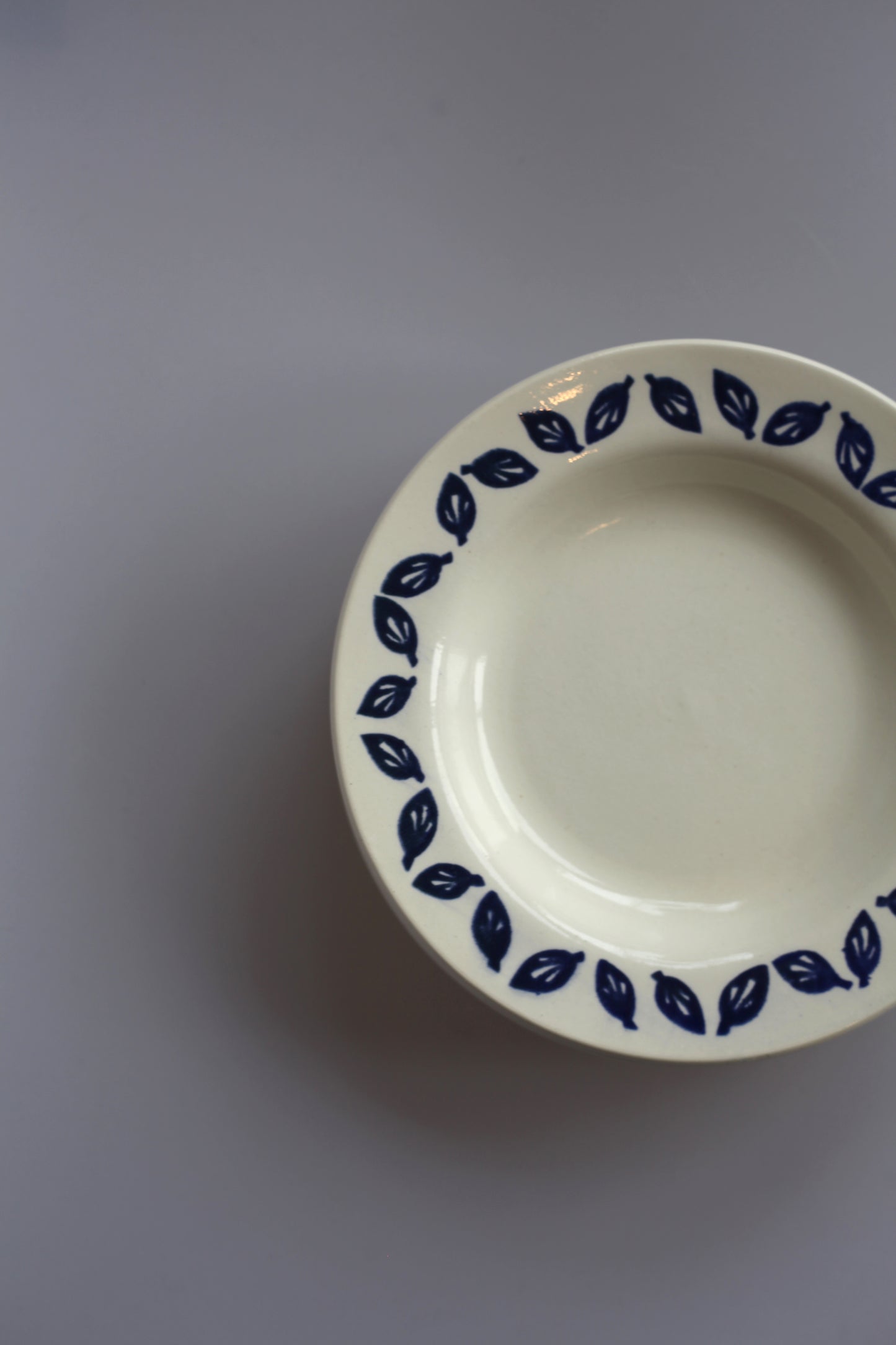 Borden met blauw detail
