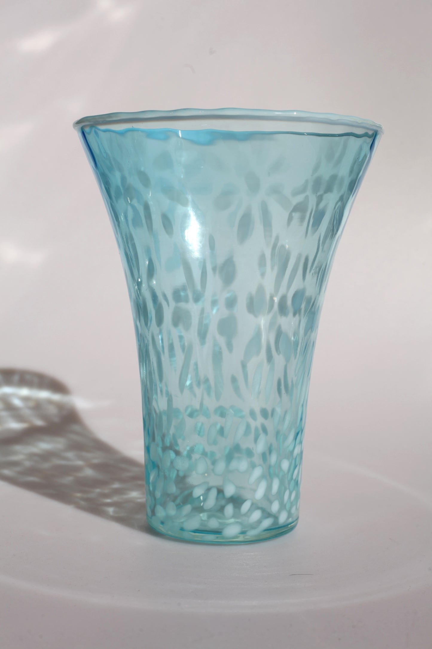Licht blauwe vaas