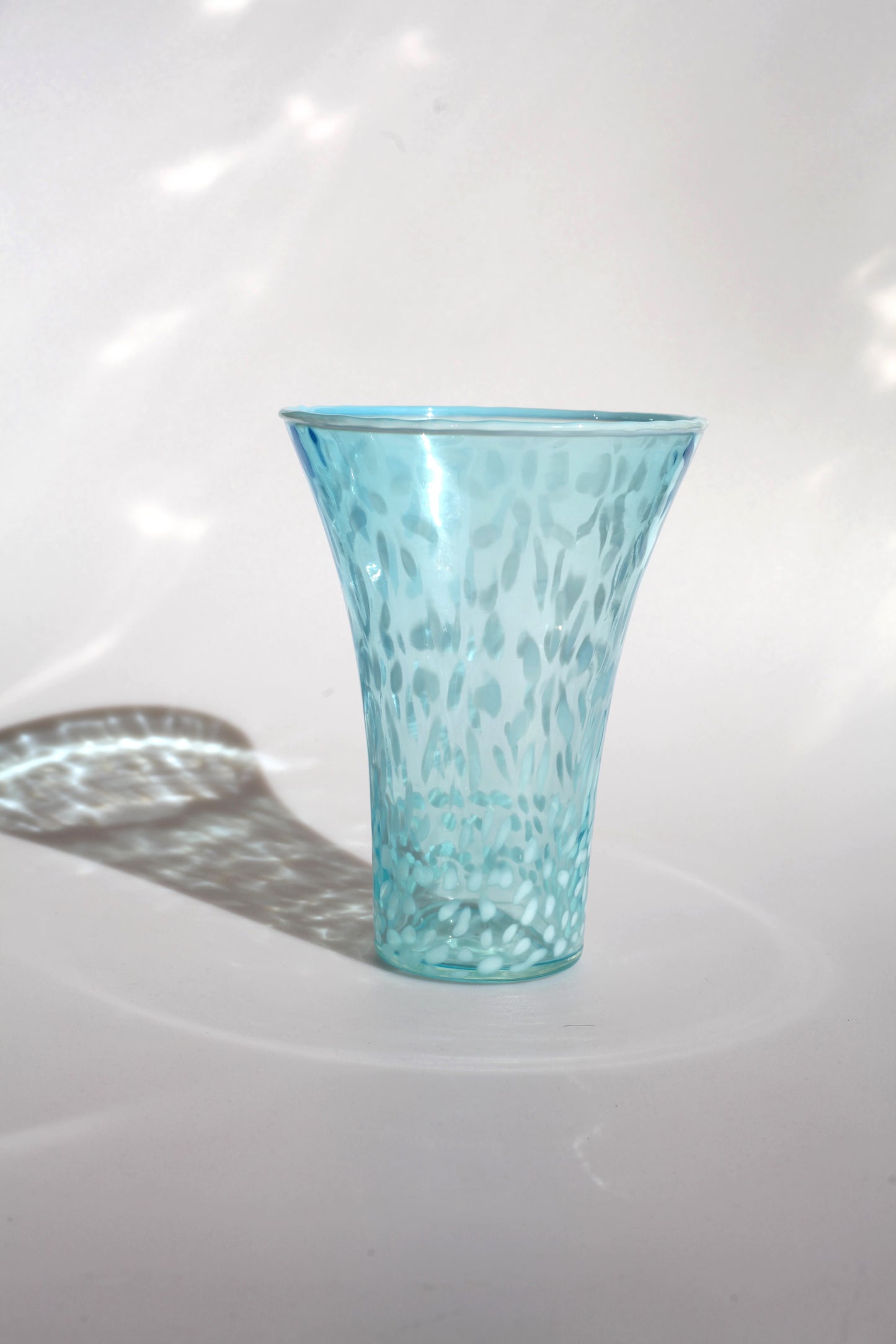 Licht blauwe vaas