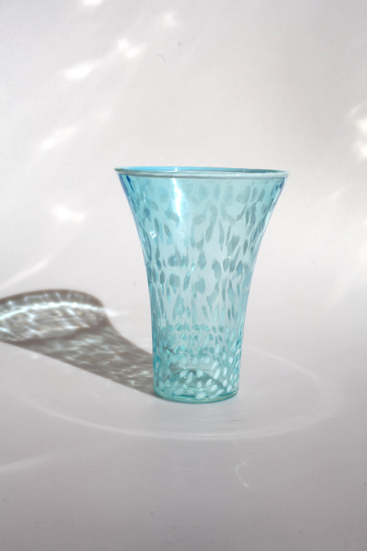 Licht blauwe vaas
