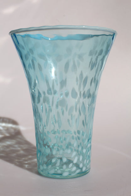 Licht blauwe vaas